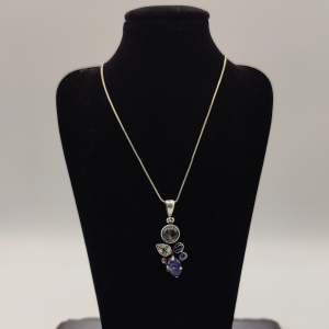 Colgante con piedras preciosas, zafiro, agua marina, curazo de cristal, lapislazuli natural