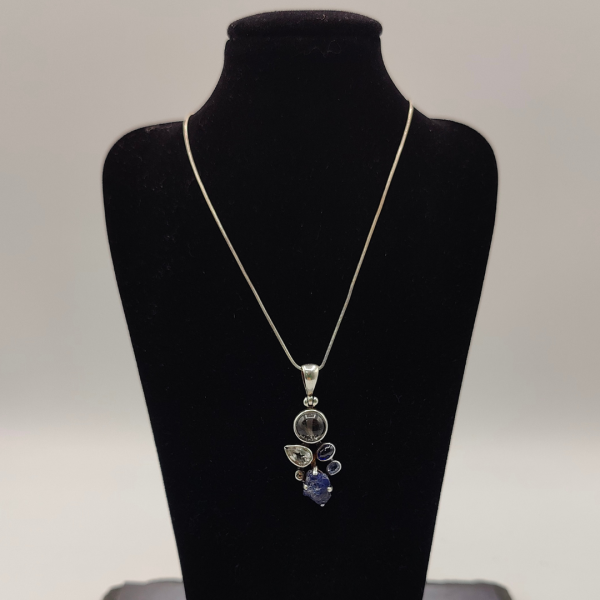Colgante con piedras preciosas, zafiro, agua marina, curazo de cristal, lapislazuli natural