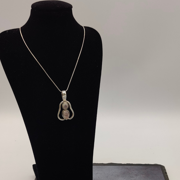 Colgante vintage con cuarzo rosa