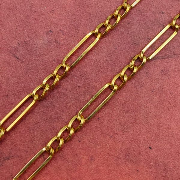 Cadena Fígaro 60 cm y 4 mm de Oro 18K: Distinción y Estilo Atemporal