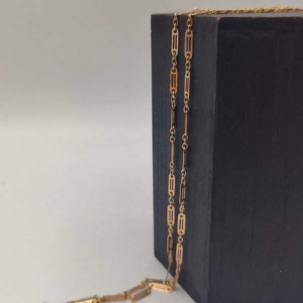 Collar Largo de Oro 18K: Versatilidad y Elegancia en Cada Vuelta