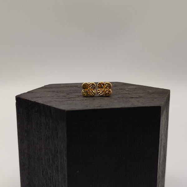 " Pendientes Van Cleef en Plata Dorada con Nácar y Piedra Ónix"