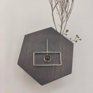 Colgante rectangular con una circonita redonda