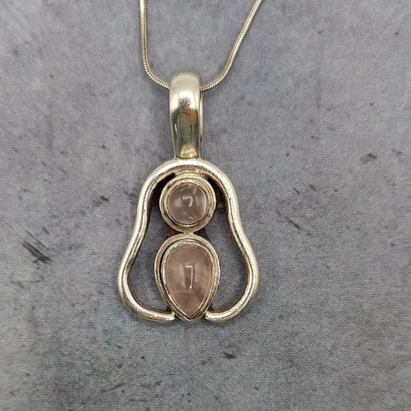 Colgante vintage con cuarzo rosa