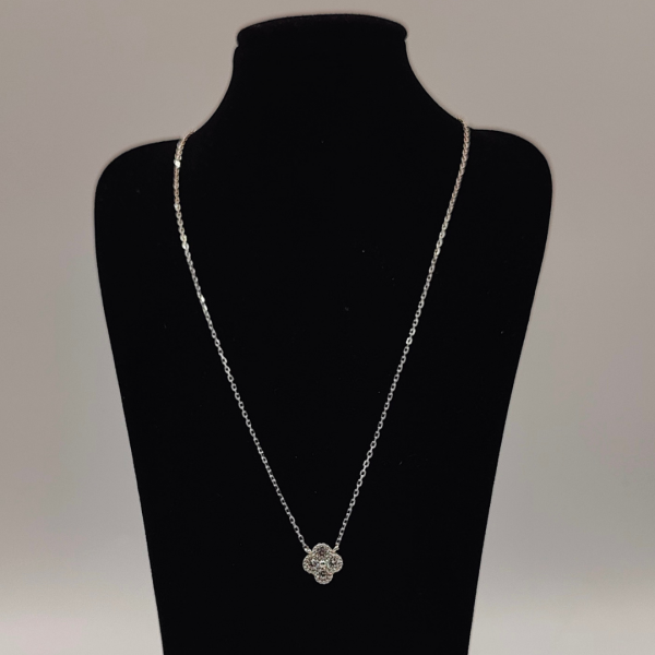 Collar Flor Van Cleef rellena de circonitas