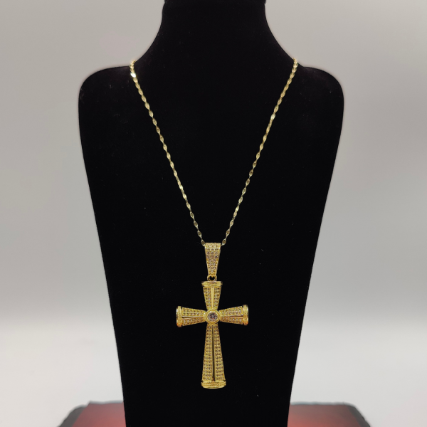 Colgante Cruz Relleno de Circonitas con una Grande en el Centro en Oro de 18k