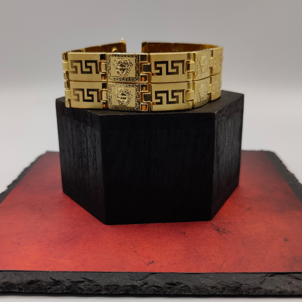 Pulsera de Placas Estilo Versace en Oro de 18k