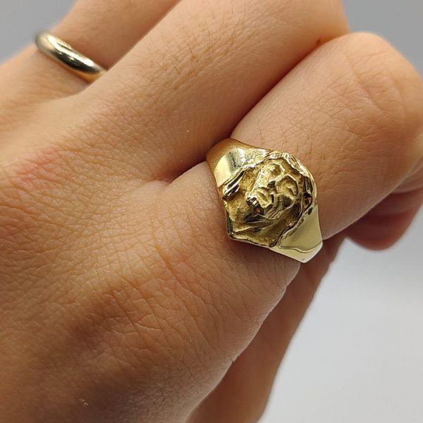 Anillo con Cara de Jesús en Oro de 18K