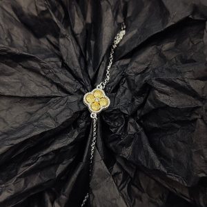 " Pulsera con Flor Van Cleef en Plata Chapada en Oro"