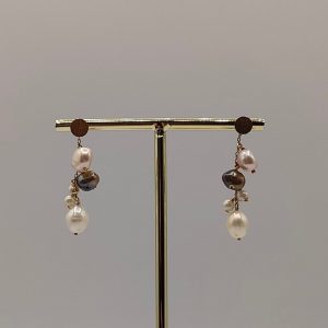 Pendientes colgantes con perlas y oro de 18k
