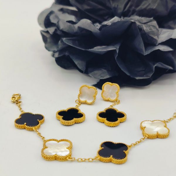 Pulsera de Plata Dorada con Flores Van Cleef en Nácar y Ónix Negro