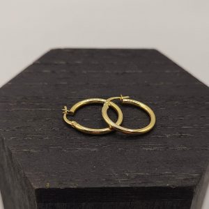 " Pendiente aro clásico de 20 mm de diámetro y 1 mm de ancho en oro de 18k"