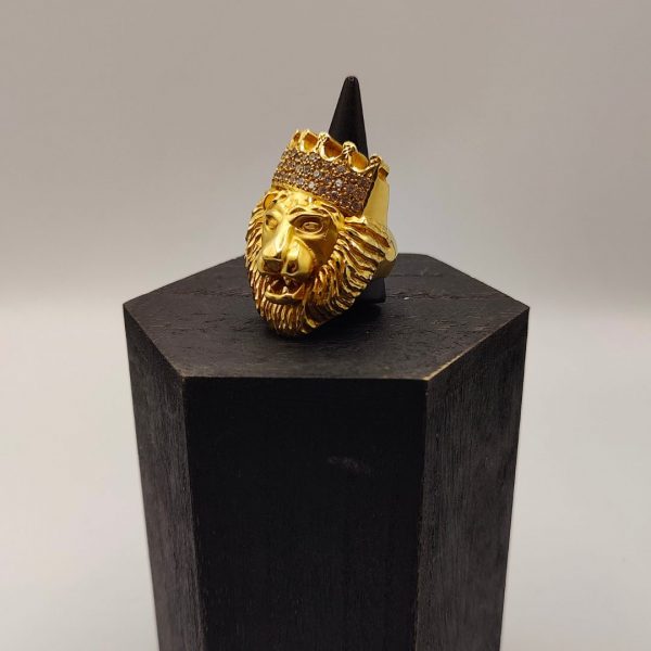 Anillo Cabeza de León con Circonitas en Oro 18K