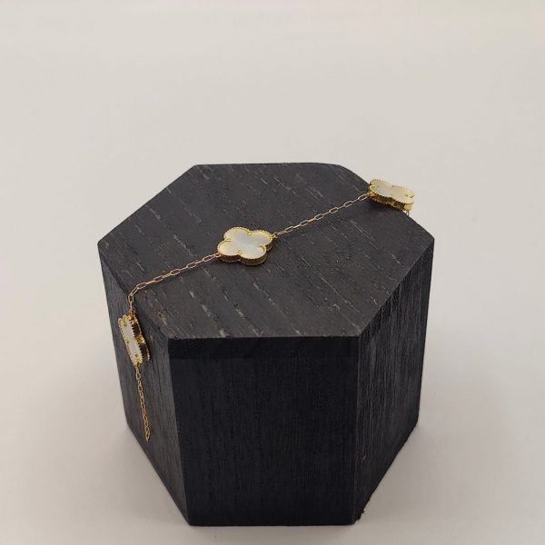 Pulsera de Tres Flores de nácar Estilo Van Cleef con Cadena Tipo Rolo de Oro de 18K