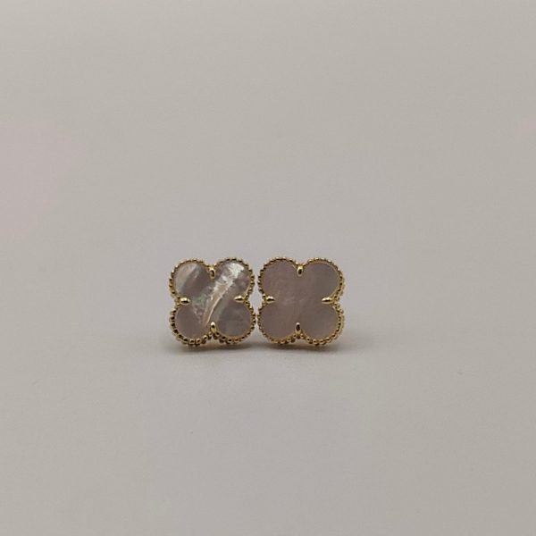 Pendiente flor estilo Van Cleef de nácar y oro de 18k