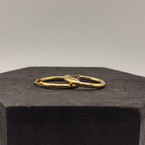 " Pendiente aro clásico de 20 mm de diámetro y 1 mm de ancho en oro de 18k"