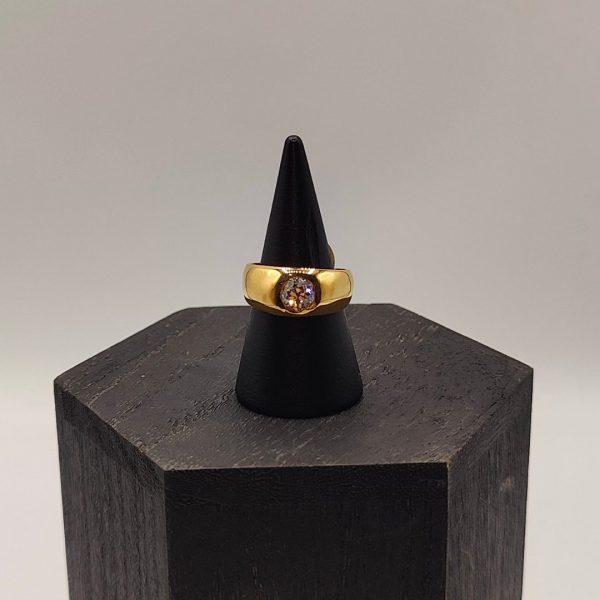 Anillo Solitario en Oro 18K con Diamante
