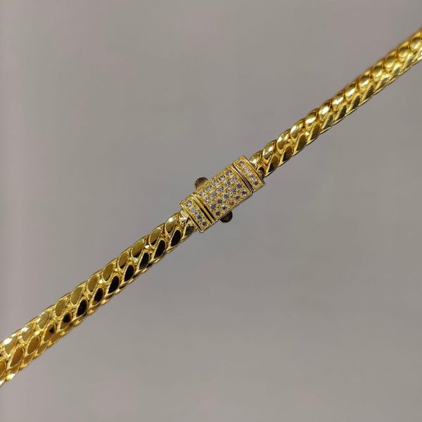 Cadena cubana con cierre de circonita de 51 cm y 6 mm en oro de 18k