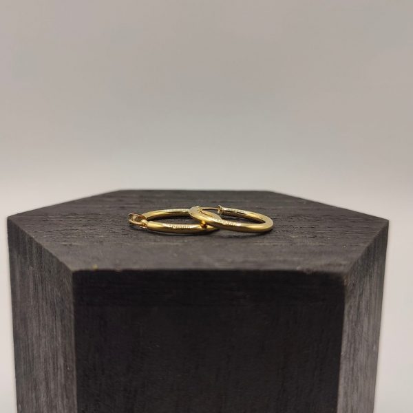 " Pendiente aro clásico de 20 mm de diámetro y 2 mm de ancho en oro de 18k "