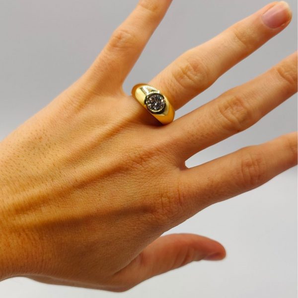 Anillo Solitario en Oro 18K con Diamante