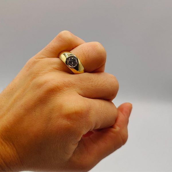 Anillo Solitario en Oro 18K con Diamante