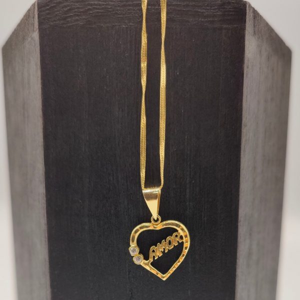 "Colgante Corazón con la Palabra ""Amor"" y Circonitas en Oro 18K "