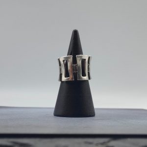 Anillo estilo muralla de plata
