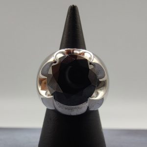 Anillo vintage con onix negro