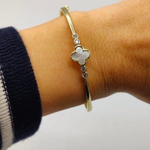Brazalete flor van cleff