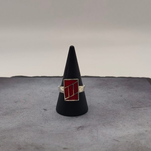 Anillo de plata con esmalte rojo