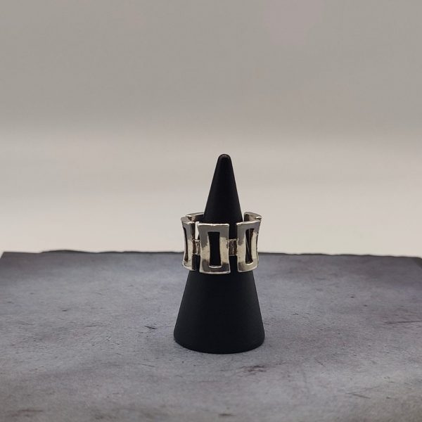 Anillo estilo muralla de plata