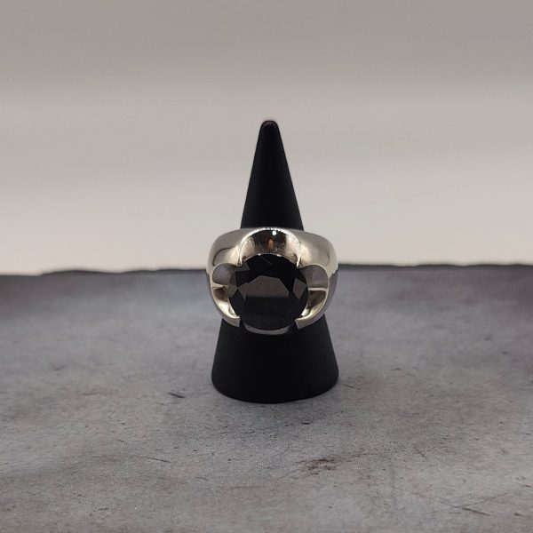 Anillo vintage con onix negro