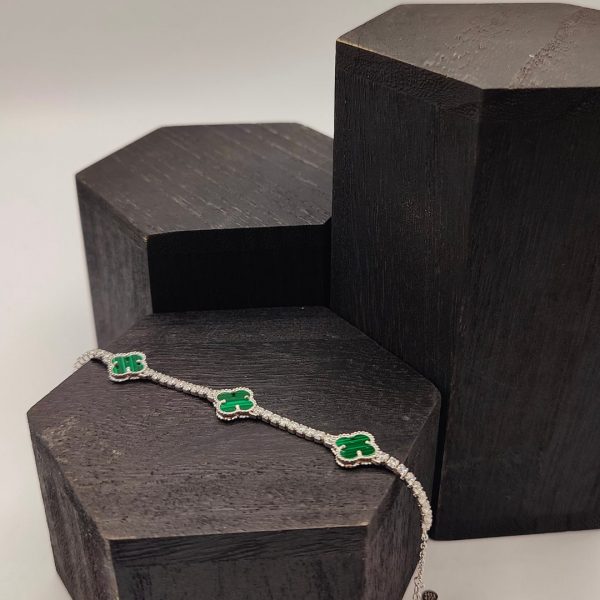 Pulsera de plata estilo riviera con 3 flores malaquita