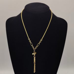 Collar de Oro 18K con Cadena Fantasía, Mini Mariposa y Detalles Estilo Versace – 45.7 cm