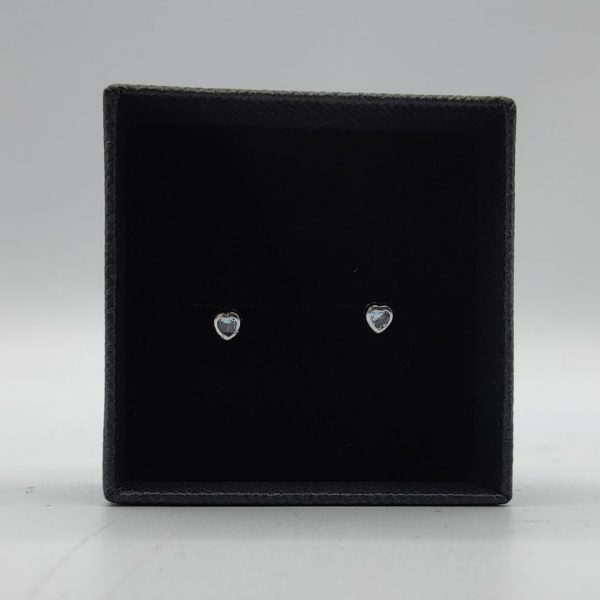 Pendientes de Corazón en Oro Blanco de 18K con Circonita Azul