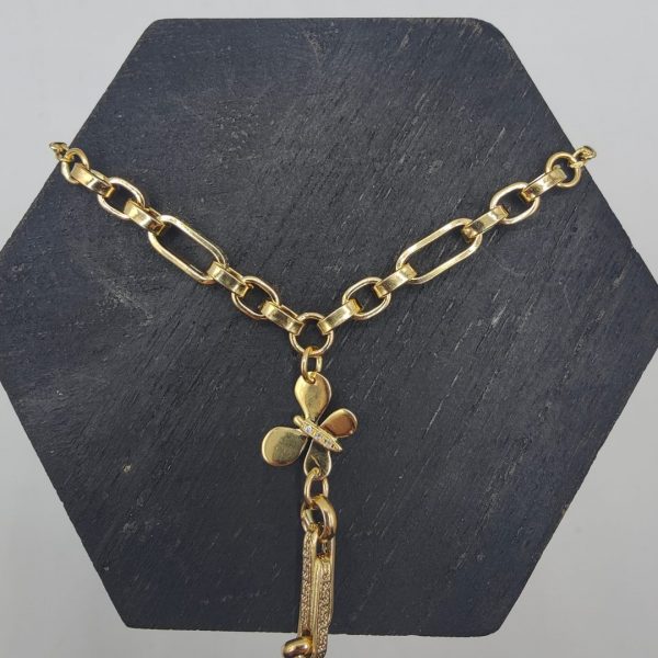 Collar de Oro 18K con Cadena Fantasía, Mini Mariposa y Detalles Estilo Versace – 45.7 cm