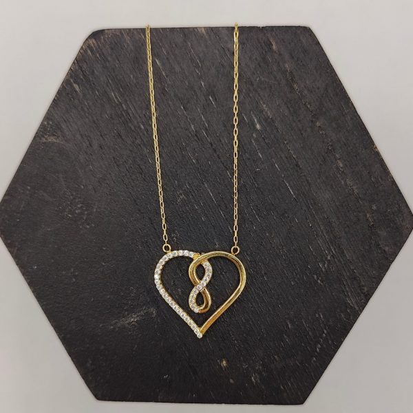 Collar de Oro 18K con Cadena Rolo y Dije de Corazón Entrelazado con Infinito – 44 cm