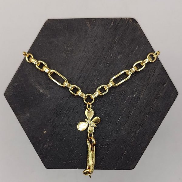 Collar de Oro 18K con Cadena Fantasía, Mini Mariposa y Detalles Estilo Versace – 45.7 cm