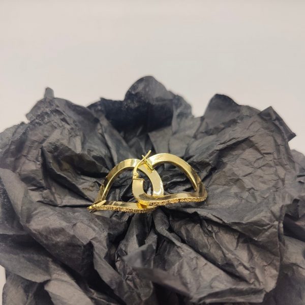 Pendiente de Aro con Efecto Doblado y Acabado Adiamantado – 2,5 cm 18 k