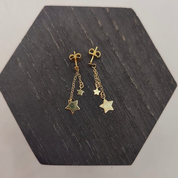 Pendiente Colgante con Estrellas – 18K