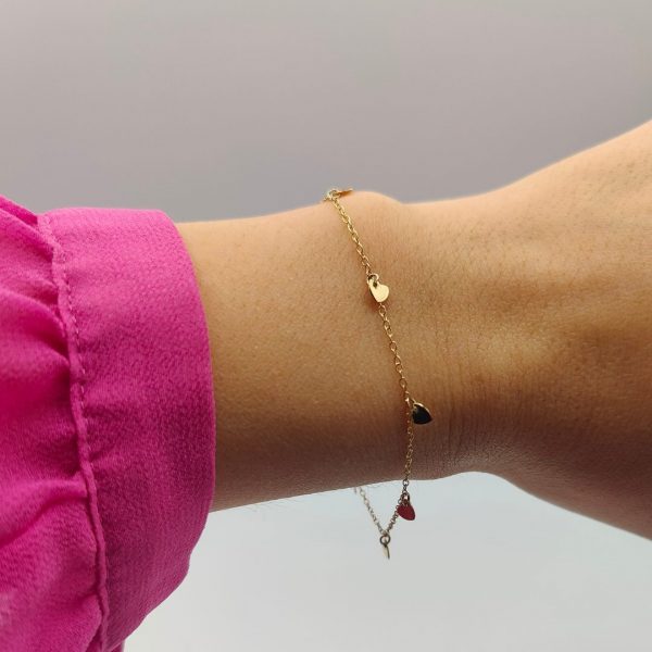 Pulsera con Cadena Rolo y Corazones Colgantes – 18K