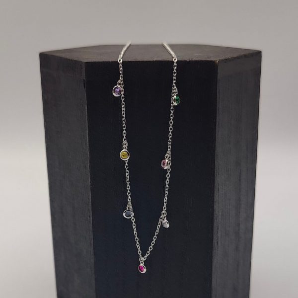 Collar con Charms de Circonitas de Colores en Plata Dorada