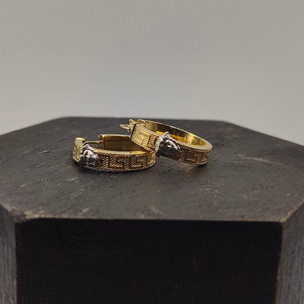 Pendiente de Aro Estilo Versace con Cara de Medusa – 18K