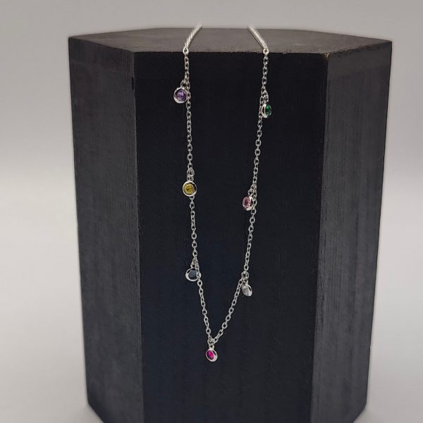 Collar con Charms de Circonitas de Colores en Plata Dorada