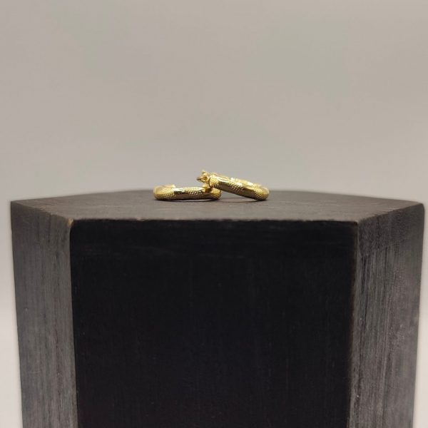 Pendiente de Aro con Detalle Espiral – 18K