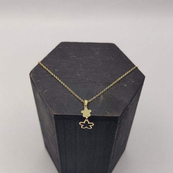 Collar de Cadena Rolo con Colgantes de Flores en Plata Dorada
