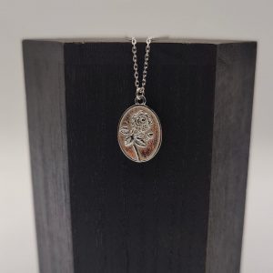 Collar Personalizable con Rosa Grabada – Cadena Rolo de Plata