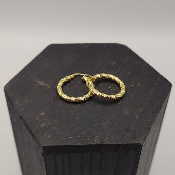 Pendiente Aro Rizado con Textura – 18K