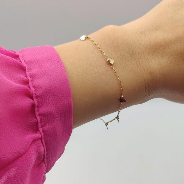 Pulsera con Cadena Rolo y Corazones Colgantes – 18K