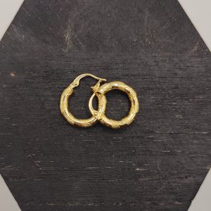 Pendiente de Aro con Detalle Espiral – 18K